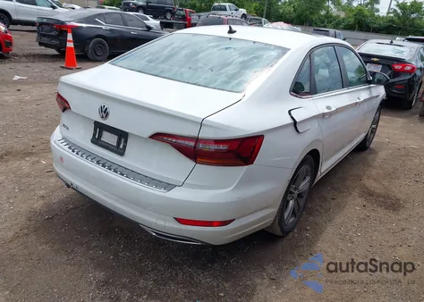 2019 Volkswagen Jetta 1.4T R-Line/1.4T S/1.4T Se z USA, uszkodzony, nr VIN 3VWC57BU8KM212844